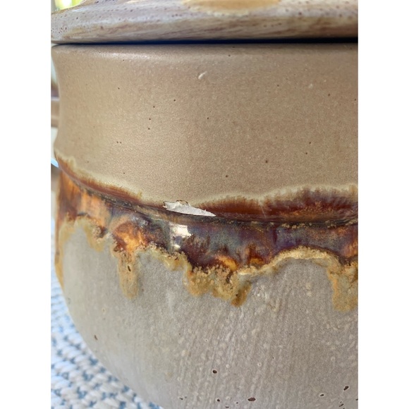 COPY - Rustic handmade pottery baker bowl with lid - Picture 13 of 16